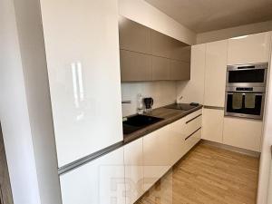 Prodej bytu 3+kk, Praha - Holešovice, V Háji, 108 m2