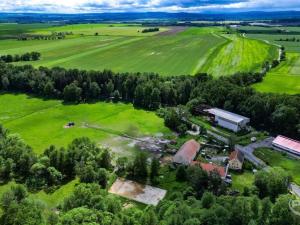 Prodej zemědělské usedlosti, Milhostov - Hluboká, 2000 m2