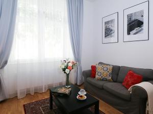 Pronájem bytu 2+kk, Praha - Vinohrady, Na Kozačce, 40 m2