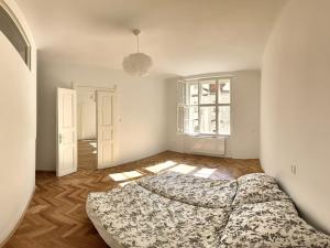 Pronájem bytu 2+1, Praha - Josefov, Maiselova, 76 m2
