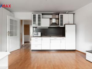 Prodej bytu 2+kk, Karlovy Vary, Zámecký vrch, 43 m2