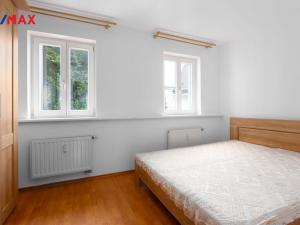 Prodej bytu 2+kk, Karlovy Vary, Zámecký vrch, 43 m2