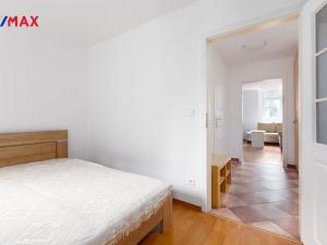 Prodej bytu 2+kk, Karlovy Vary, Zámecký vrch, 43 m2