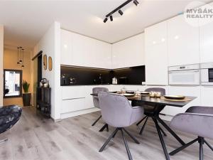 Prodej bytu 1+kk, Hostivice, Ovesná, 36 m2