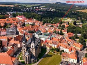 Prodej činžovního domu, Cheb, Kostelní náměstí, 250 m2