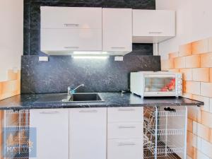 Pronájem bytu 2+kk, Praha - Horní Počernice, Běchorská, 35 m2