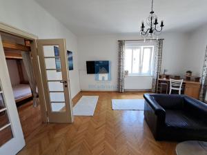 Pronájem bytu 2+1, Karlovy Vary, Pod Tvrzí, 62 m2