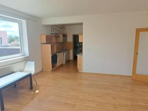 Pronájem bytu 2+kk, Jihlava, Poláčkova, 65 m2