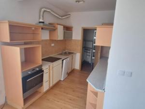 Pronájem bytu 2+kk, Jihlava, Poláčkova, 65 m2