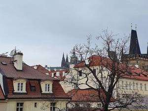 Pronájem bytu 3+1, Praha - Malá Strana, Hroznová, 73 m2