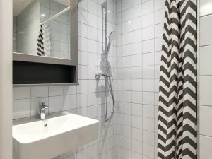 Pronájem bytu 1+kk, Praha - Karlín, Hybešova, 33 m2