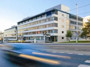 Pronájem kanceláře, Praha - Dejvice, Evropská, 202 m2