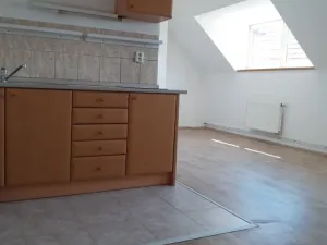 Pronájem bytu 1+kk, Praha - Hostivař, Hostivařská, 33 m2