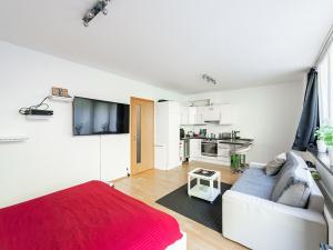 Prodej bytu 1+kk, Praha - Smíchov, Radlická, 37 m2