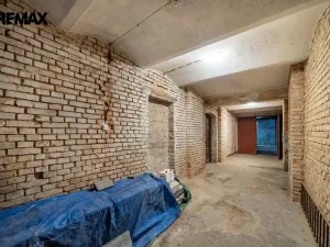 Prodej obchodního prostoru, Karlovy Vary, Svahová, 446 m2