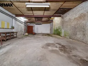 Prodej obchodního prostoru, Karlovy Vary, Svahová, 446 m2