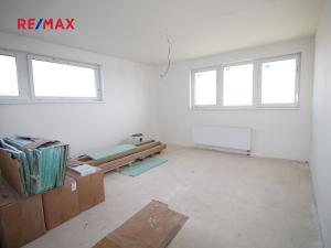 Prodej bytu 1+kk, Praha - Dolní Počernice, Černodolská, 35 m2