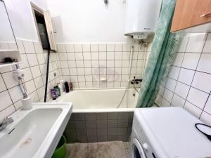 Pronájem bytu 2+kk, Praha - Záběhlice, Karafiátová, 50 m2