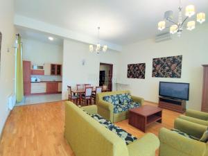 Pronájem bytu 4+kk, Karlovy Vary, U Imperiálu, 150 m2