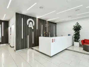 Pronájem kanceláře, Praha - Smíchov, Plzeňská, 730 m2