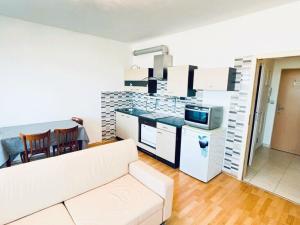 Pronájem bytu 1+kk, Kladno - Kročehlavy, Generála Selnera, 32 m2