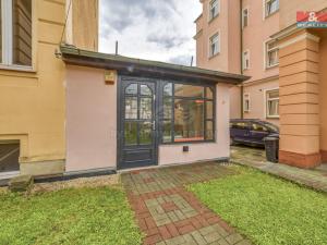 Pronájem obchodního prostoru, Mariánské Lázně, Hlavní třída, 35 m2