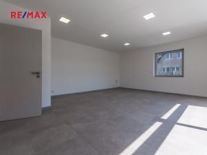 Pronájem obchodního prostoru, Vestec, Vestecká, 210 m2