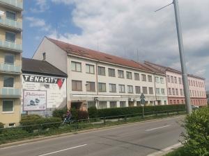 Pronájem obchodního prostoru, Pardubice, 90 m2