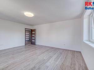 Prodej rodinného domu, Radim, 300 m2