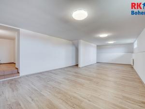 Prodej rodinného domu, Radim, 300 m2