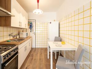 Pronájem bytu 2+kk, Praha - Michle, U plynárny, 38 m2
