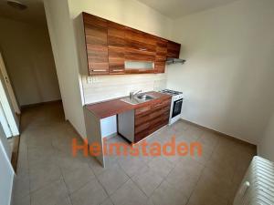 Pronájem bytu 3+1, Karviná - Nové Město, Holubova, 70 m2