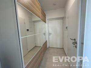 Pronájem bytu 1+kk, Plzeň - Újezd, Safírová, 30 m2