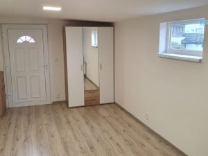 Pronájem bytu 1+kk, Praha - Braník, Ve studeném, 25 m2