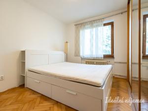 Pronájem bytu 3+1, Praha - Hloubětín, Sadská, 65 m2