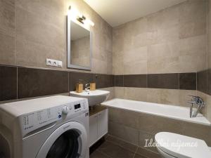 Pronájem bytu 1+kk, Praha - Jinonice, Kačírkova, 31 m2