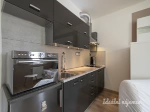 Pronájem bytu 1+kk, Praha - Jinonice, Kačírkova, 31 m2