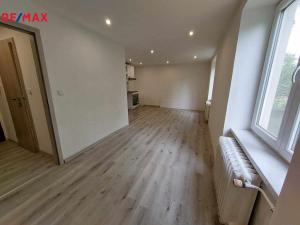 Pronájem bytu 1+kk, Kladno - Kročehlavy, U výtopny, 28 m2