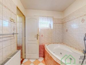 Prodej bytu 2+1, Javorník, Míru, 88 m2