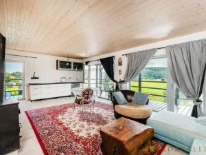 Prodej rodinného domu, Buš, 181 m2