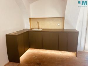 Pronájem obchodního prostoru, Telč, náměstí Zachariáše z Hradce, 31 m2