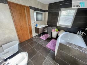 Prodej rodinného domu, Jenišov, Pod Vrchem, 200 m2