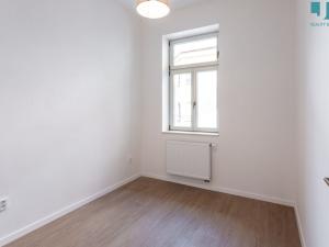 Pronájem bytu 2+kk, Třebíč, Karlovo nám., 36 m2