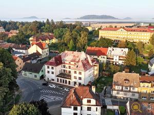 Prodej ubytování, Doksy, Tyršovo náměstí, 1922 m2