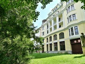 Prodej bytu 4+kk, Karlovy Vary, Zámecký vrch, 144 m2