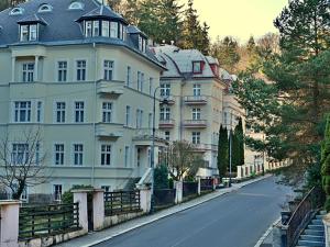 Prodej pozemku pro komerční výstavbu, Karlovy Vary, Křižíkova, 468 m2