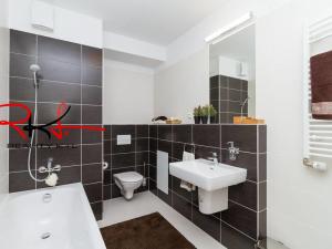 Prodej bytu 2+kk, Praha - Ruzyně, Drnovská, 50 m2