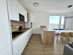 Pronájem bytu 3+kk, Praha - Prosek, Litoměřická, 85 m2