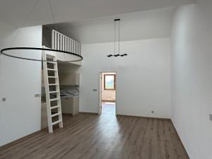 Pronájem bytu 3+kk, Praha - Prosek, Prosecká, 91 m2