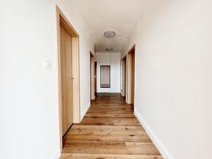 Pronájem bytu 3+kk, Praha - Dolní Měcholupy, Kardausova, 98 m2